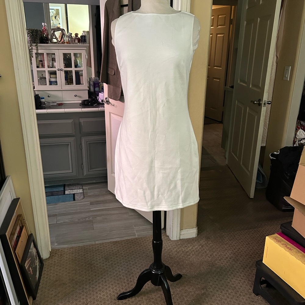 White Sleeveless Dress
